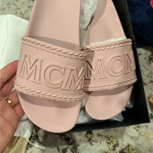 MCM slides pink new